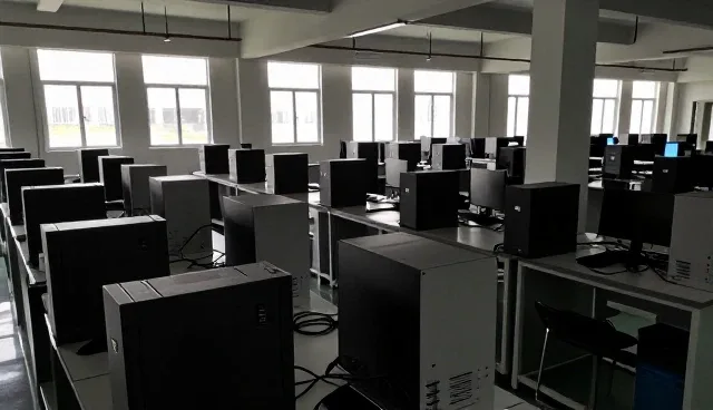 平台适配下的性能优化与适用条件分析